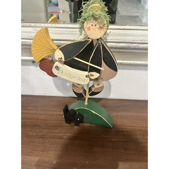 Vintage Wooden Hand Painted Decor Halloween Witch Primitive Whimsical - Picture 1 of 6
